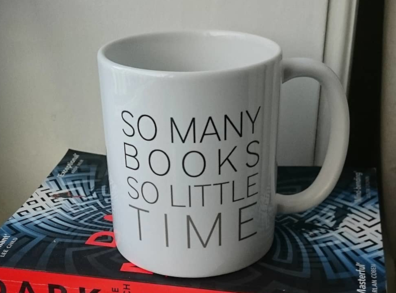 Kopp med teksten "So many book, so little time". Foto: Av en annen verden © 2018
